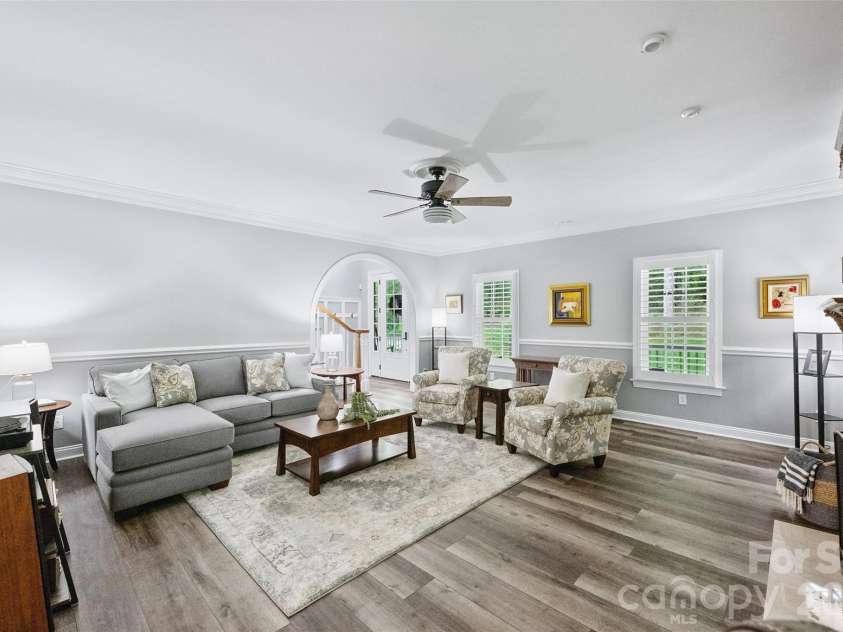 9470 Hutchinson Lane, Charlotte, NC 28216.  MLS# CAR4378198, YatesRealty ID 26845. 