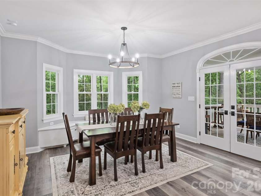 9470 Hutchinson Lane, Charlotte, NC 28216.  MLS# CAR4378198, YatesRealty ID 26845. 