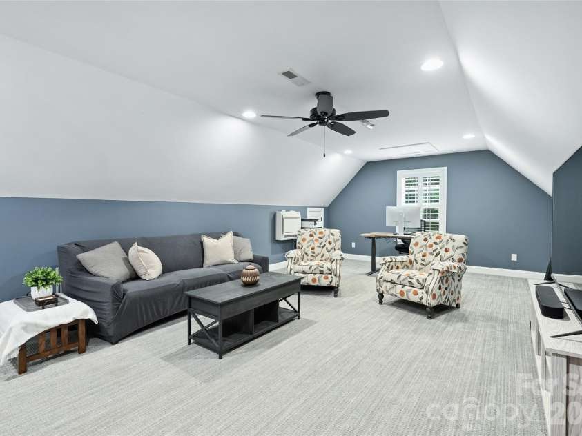9470 Hutchinson Lane, Charlotte, NC 28216.  MLS# CAR4378198, YatesRealty ID 26845. 