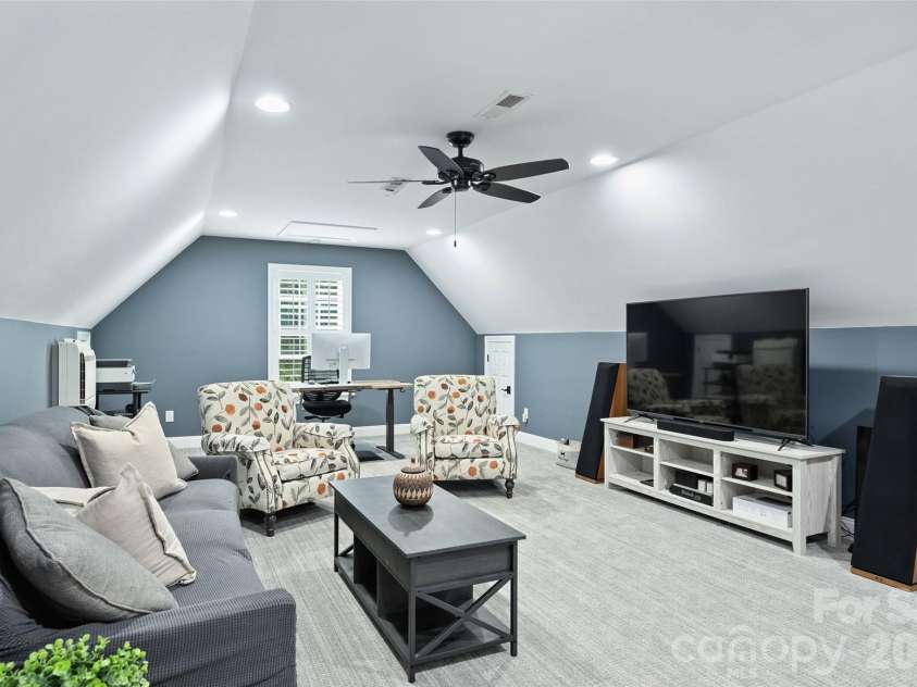 9470 Hutchinson Lane, Charlotte, NC 28216.  MLS# CAR4378198, YatesRealty ID 26845. 