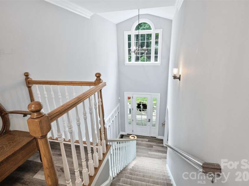 9470 Hutchinson Lane, Charlotte, NC 28216.  MLS# CAR4378198, YatesRealty ID 26845. 