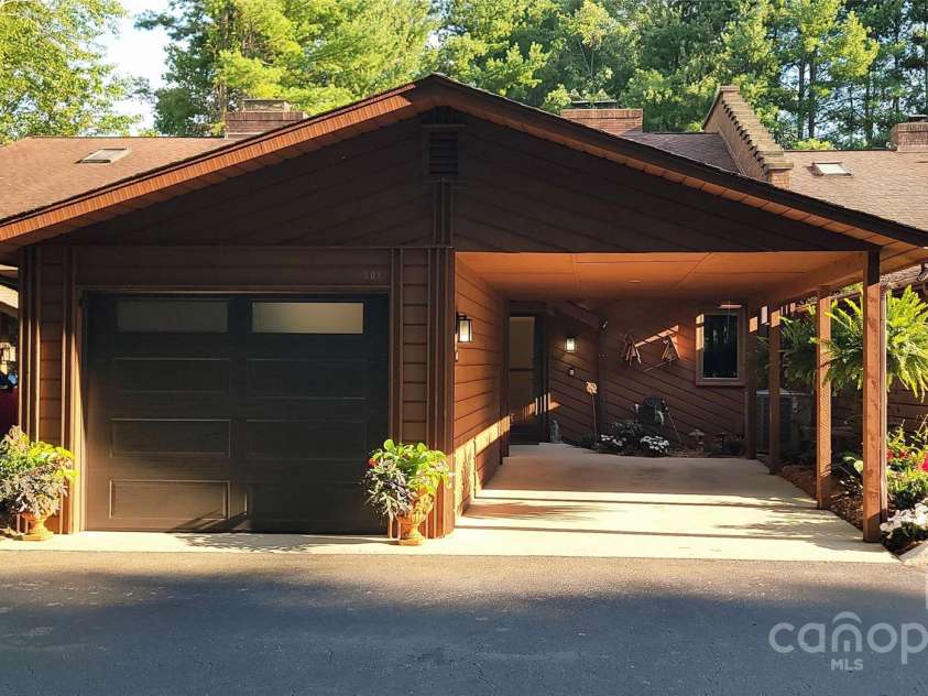308 Woodfield Drive, Asheville, NC 28803.  MLS# CAR4264243, YatesRealty ID 26846. 