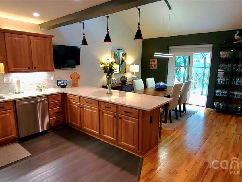 308 Woodfield Drive, Asheville, NC 28803.  MLS# CAR4264243, YatesRealty ID 26846. 