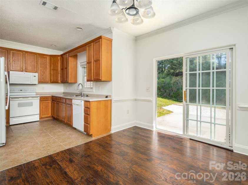 876 Pointe Drive, Asheville, NC 28806.  MLS# CAR4384138, YatesRealty ID 26846. 