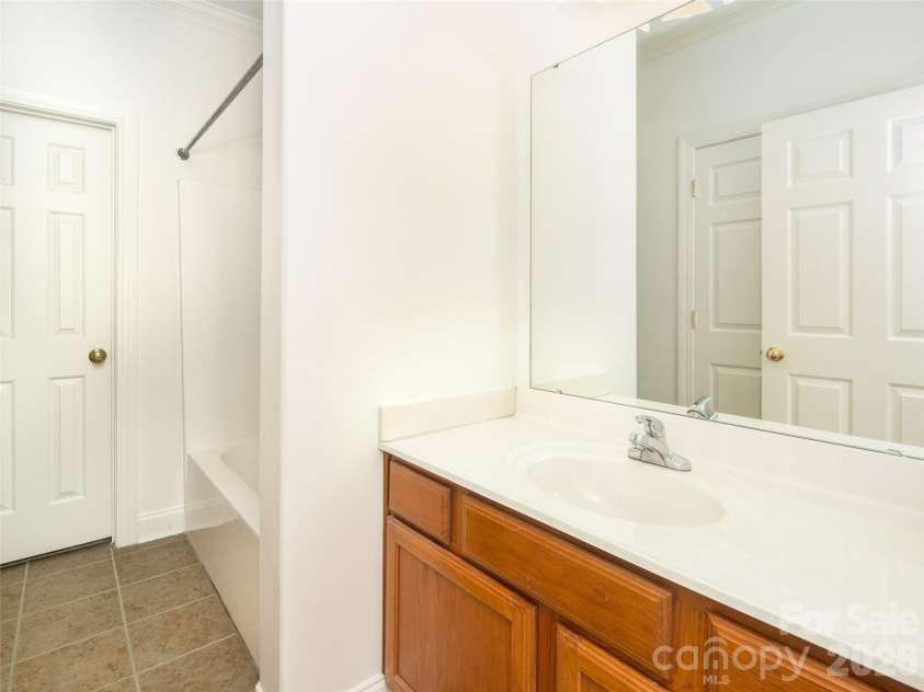 876 Pointe Drive, Asheville, NC 28806.  MLS# CAR4384138, YatesRealty ID 26846. 