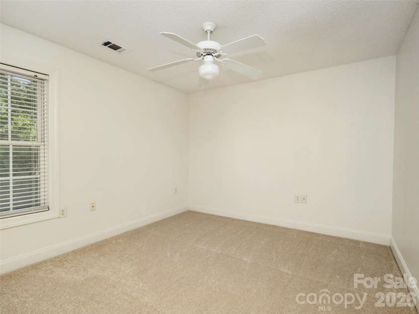 876 Pointe Drive, Asheville, NC 28806.  MLS# CAR4384138, YatesRealty ID 26846. 
