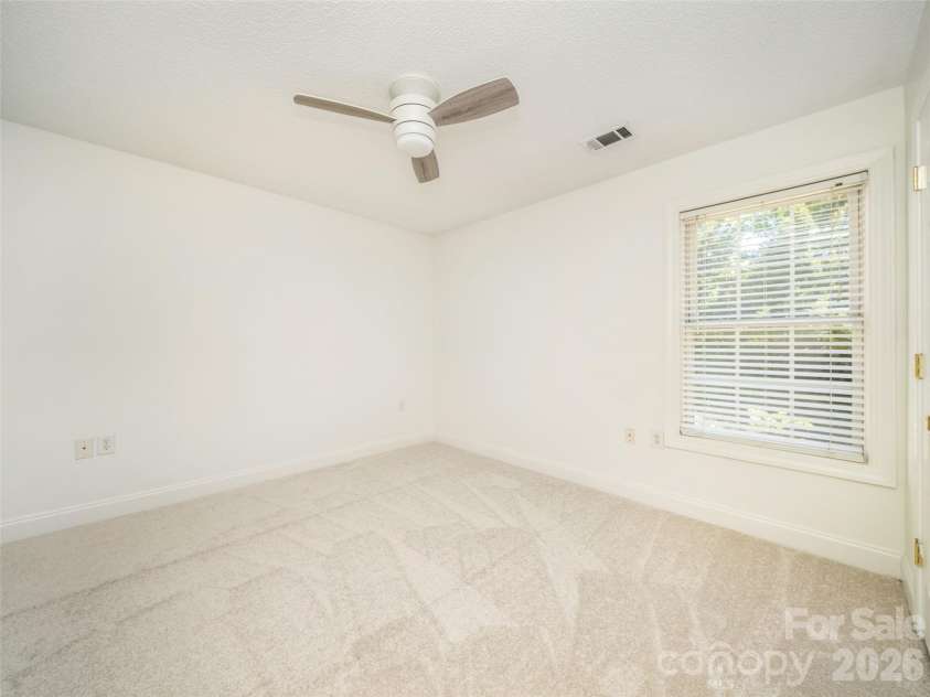 876 Pointe Drive, Asheville, NC 28806.  MLS# CAR4384138, YatesRealty ID 26846. 
