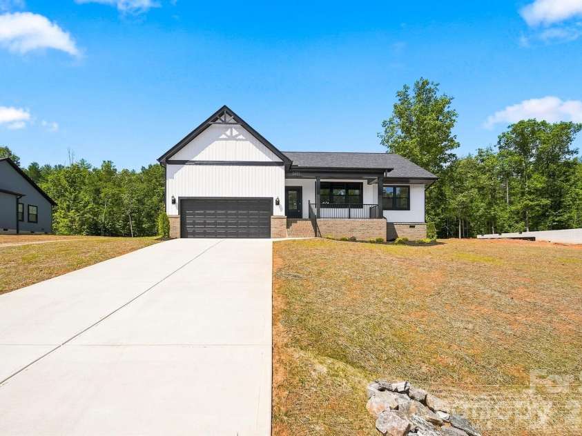 2435 Kimberly Avenue, Morganton, NC 28655.  MLS# CAR4378772, YatesRealty ID 26847. 