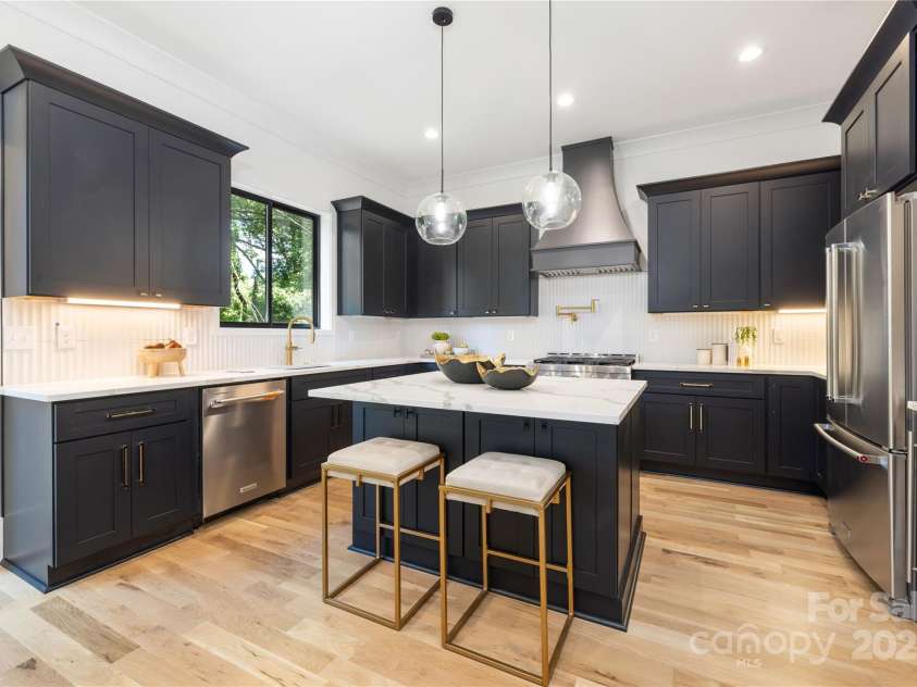 550 Cama Street, Charlotte, NC 28217.  MLS# CAR4263773, YatesRealty ID 26847. 