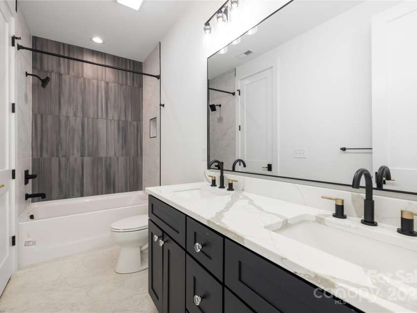 550 Cama Street, Charlotte, NC 28217.  MLS# CAR4263773, YatesRealty ID 26847. 