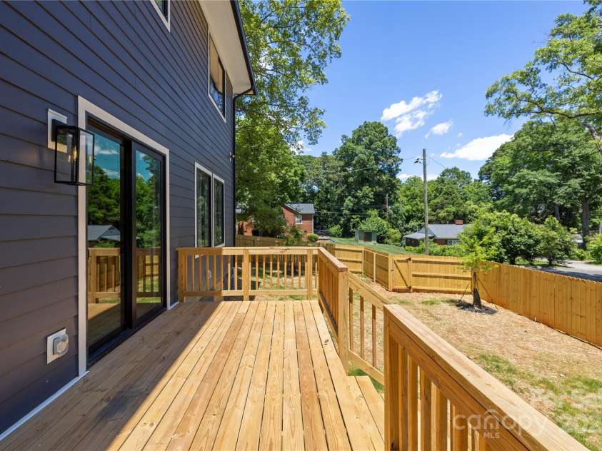554 Cama Street, Charlotte, NC 28217.  MLS# CAR4250828, YatesRealty ID 26848. 