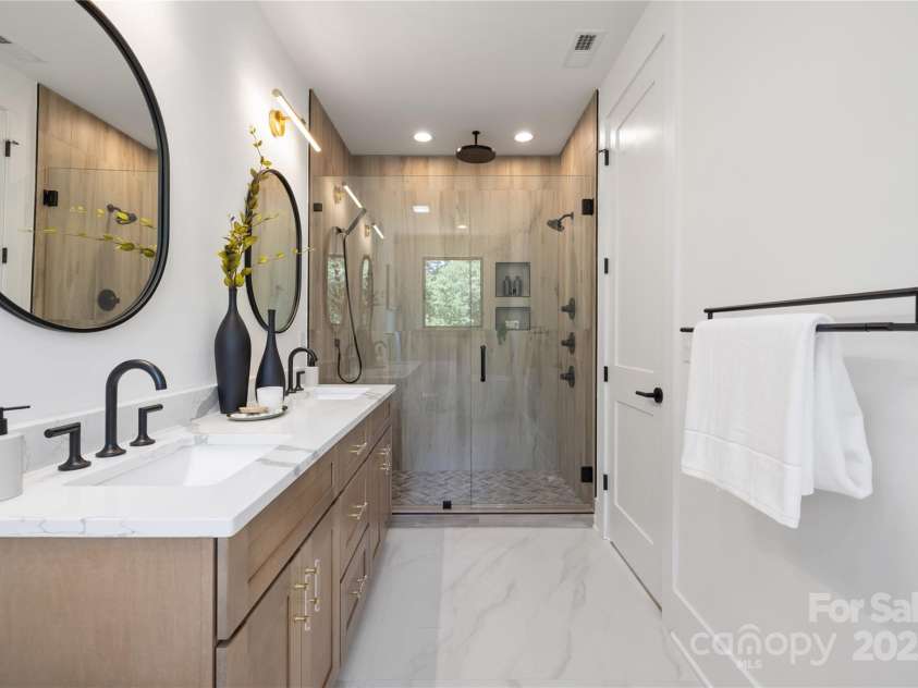 554 Cama Street, Charlotte, NC 28217.  MLS# CAR4250828, YatesRealty ID 26848. 