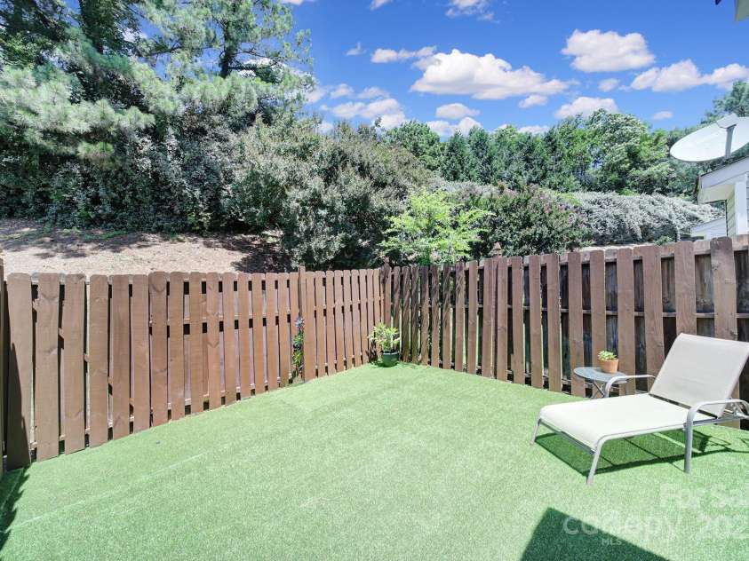 10078 Pergola View Court, Charlotte, NC 28213.  MLS# CAR4271235, YatesRealty ID 26849. 