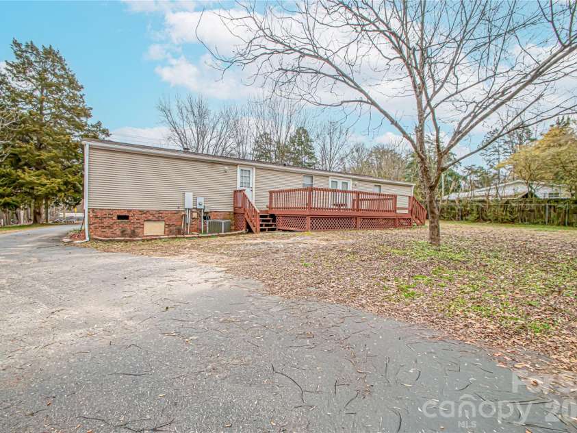 2345 Kingsburry Road, York, SC 29745.  MLS# CAR4339959, YatesRealty ID 2685. 