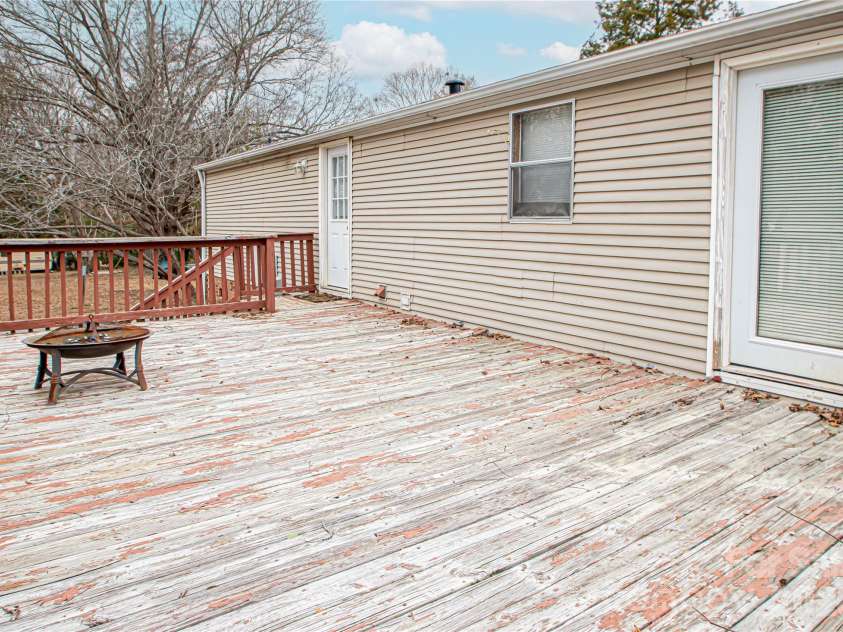 2345 Kingsburry Road, York, SC 29745.  MLS# CAR4339959, YatesRealty ID 2685. 