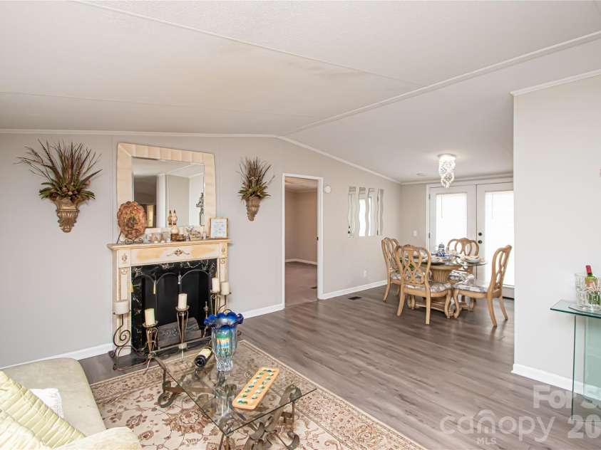 2345 Kingsburry Road, York, SC 29745.  MLS# CAR4339959, YatesRealty ID 2685. 