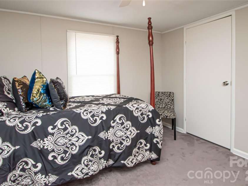 2345 Kingsburry Road, York, SC 29745.  MLS# CAR4339959, YatesRealty ID 2685. 