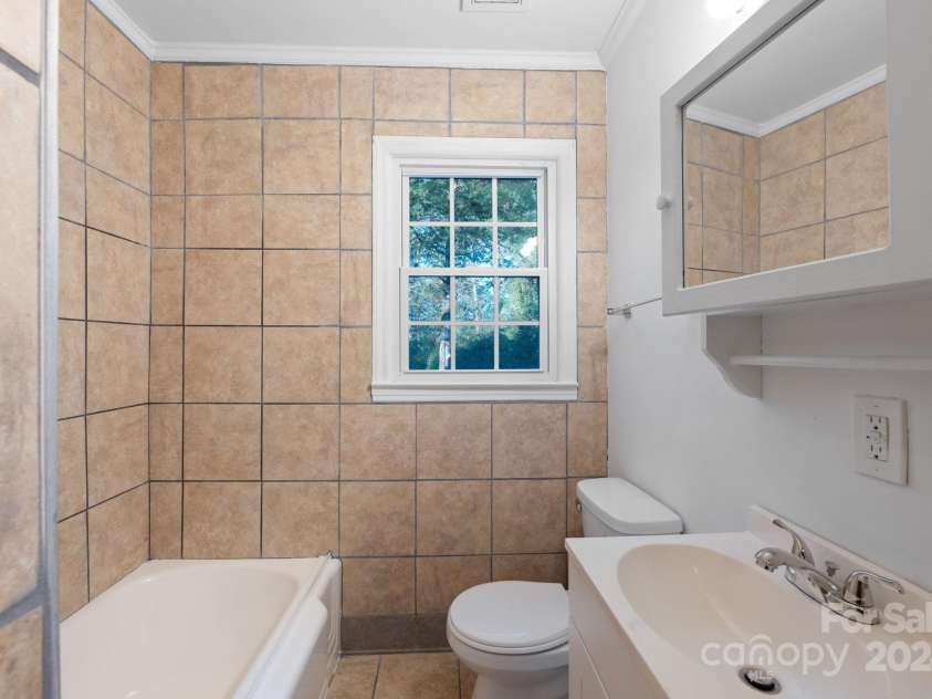 634 Colston Street, Albemarle, NC 28001.  MLS# CAR4208845, YatesRealty ID 2685. Bathroom 2
