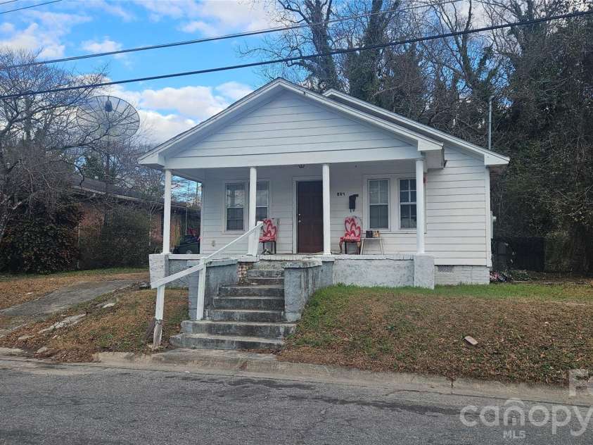 804 Isler Street, Goldsboro, NC 27530.  MLS# CAR4351182, YatesRealty ID 2685. 
