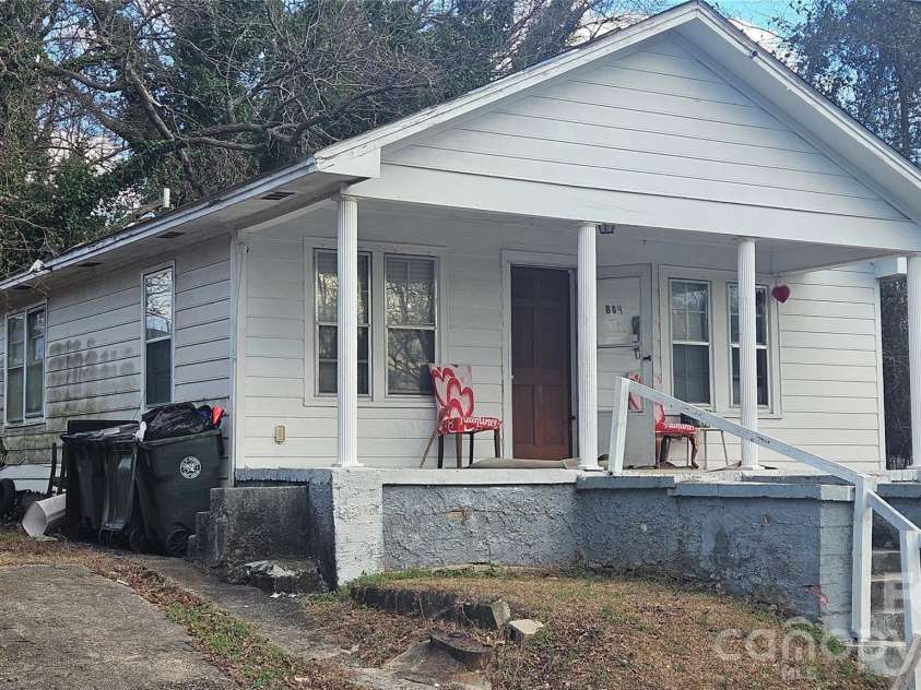804 Isler Street, Goldsboro, NC 27530.  MLS# CAR4351182, YatesRealty ID 2685. 