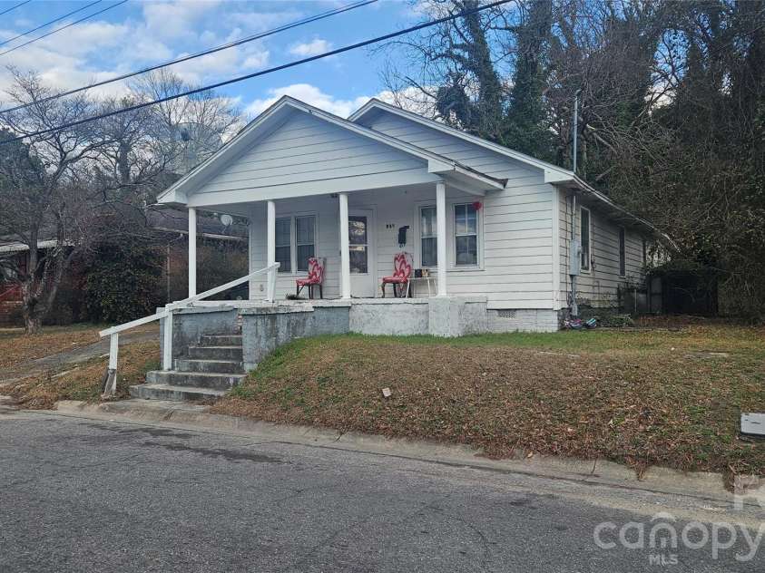 804 Isler Street, Goldsboro, NC 27530.  MLS# CAR4351182, YatesRealty ID 2685. 