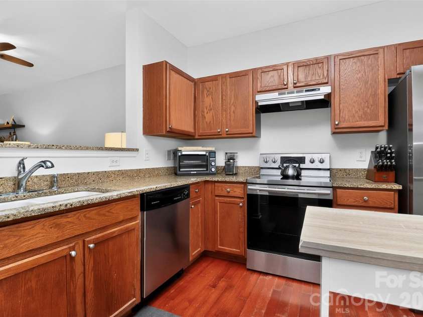 3909 Picasso Court, Charlotte, NC 28205.  MLS# CAR4384891, YatesRealty ID 26850. 