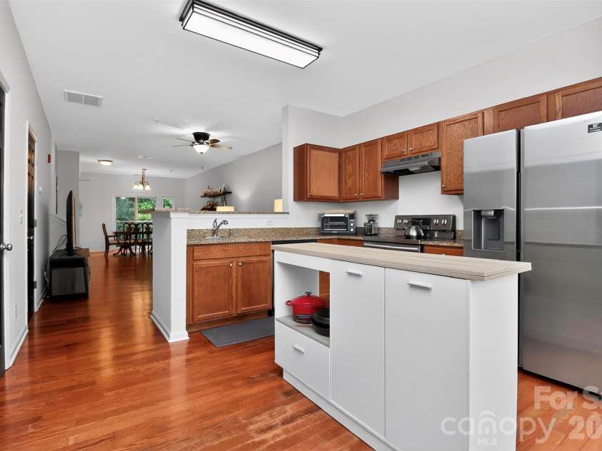 3909 Picasso Court, Charlotte, NC 28205.  MLS# CAR4384891, YatesRealty ID 26850. 
