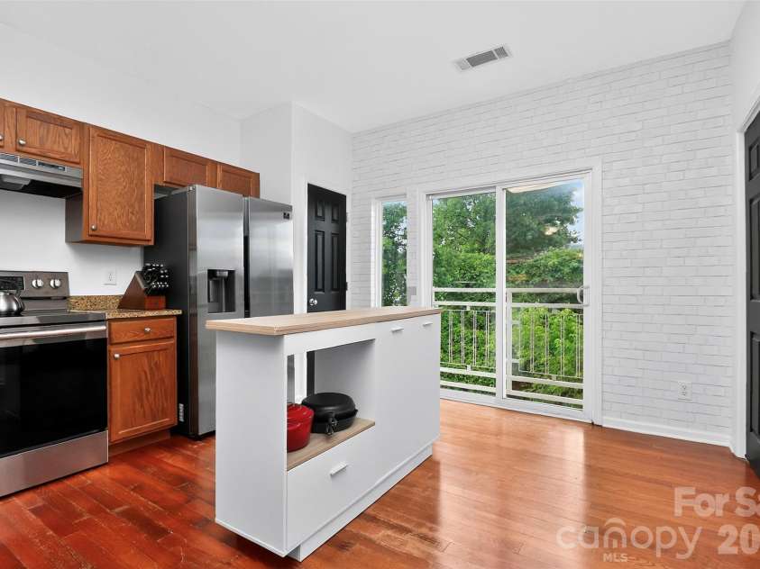 3909 Picasso Court, Charlotte, NC 28205.  MLS# CAR4384891, YatesRealty ID 26850. 