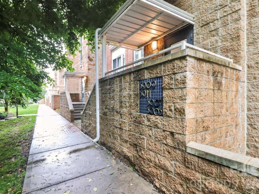 3909 Picasso Court, Charlotte, NC 28205.  MLS# CAR4384891, YatesRealty ID 26850. 