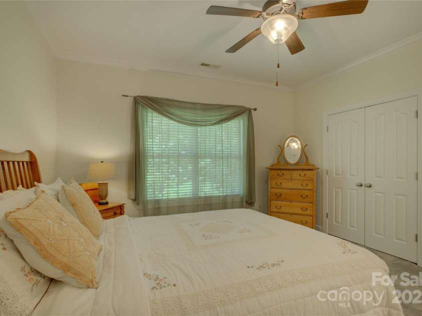 16749 Hammock Creek Place, Charlotte, NC 28278.  MLS# CAR4279153, YatesRealty ID 26851. 