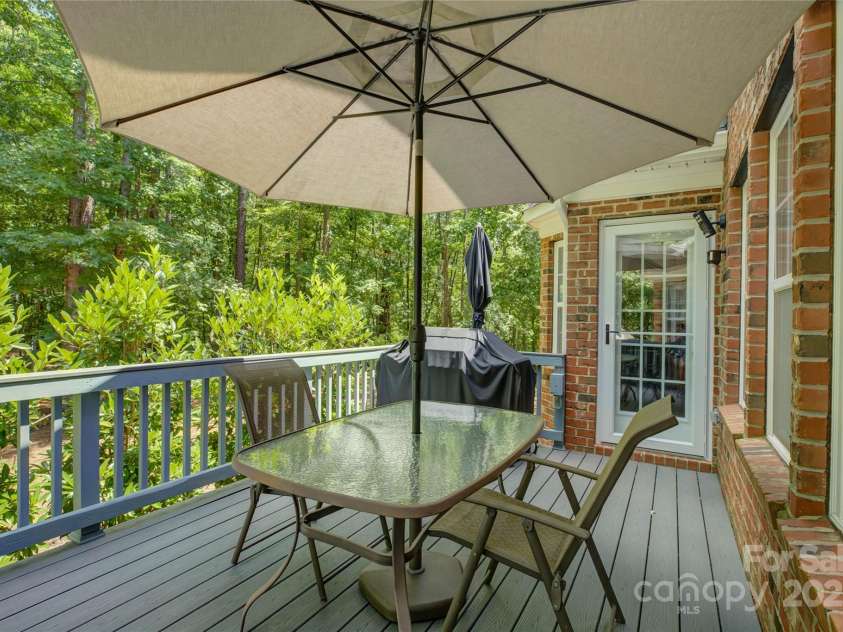 16749 Hammock Creek Place, Charlotte, NC 28278.  MLS# CAR4279153, YatesRealty ID 26851. 