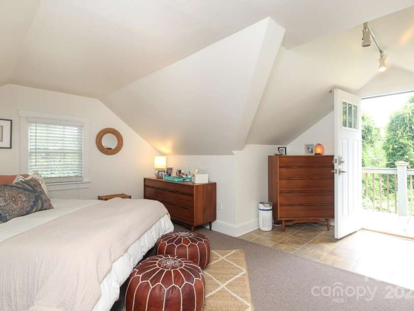 7794 Live Oaks Drive, Denver, NC 28037.  MLS# CAR4234292, YatesRealty ID 26852. Bedroom level 2 Carriage/Guest house