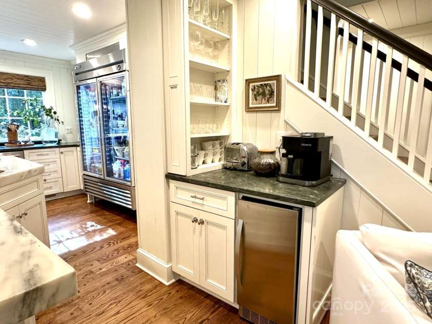 7794 Live Oaks Drive, Denver, NC 28037.  MLS# CAR4234292, YatesRealty ID 26852. Beverage center
