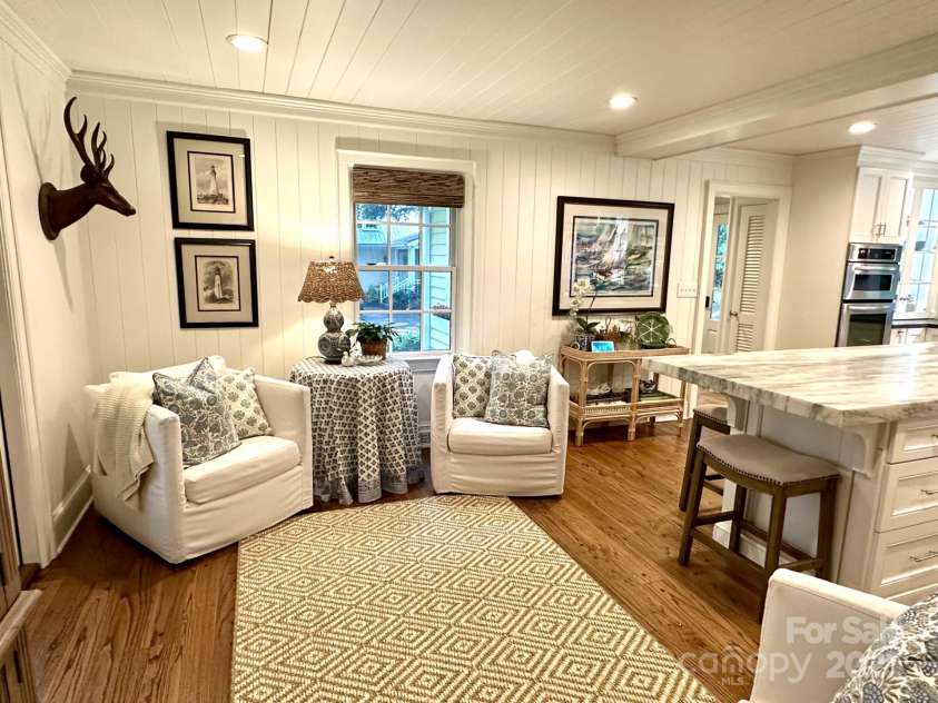 7794 Live Oaks Drive, Denver, NC 28037.  MLS# CAR4234292, YatesRealty ID 26852. Breakfast room