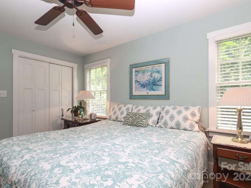7794 Live Oaks Drive, Denver, NC 28037.  MLS# CAR4234292, YatesRealty ID 26852. Carriage/Guest house primary bedroom on main floor