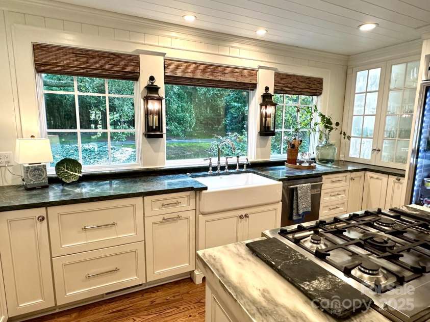 7794 Live Oaks Drive, Denver, NC 28037.  MLS# CAR4234292, YatesRealty ID 26852. Kitchen
