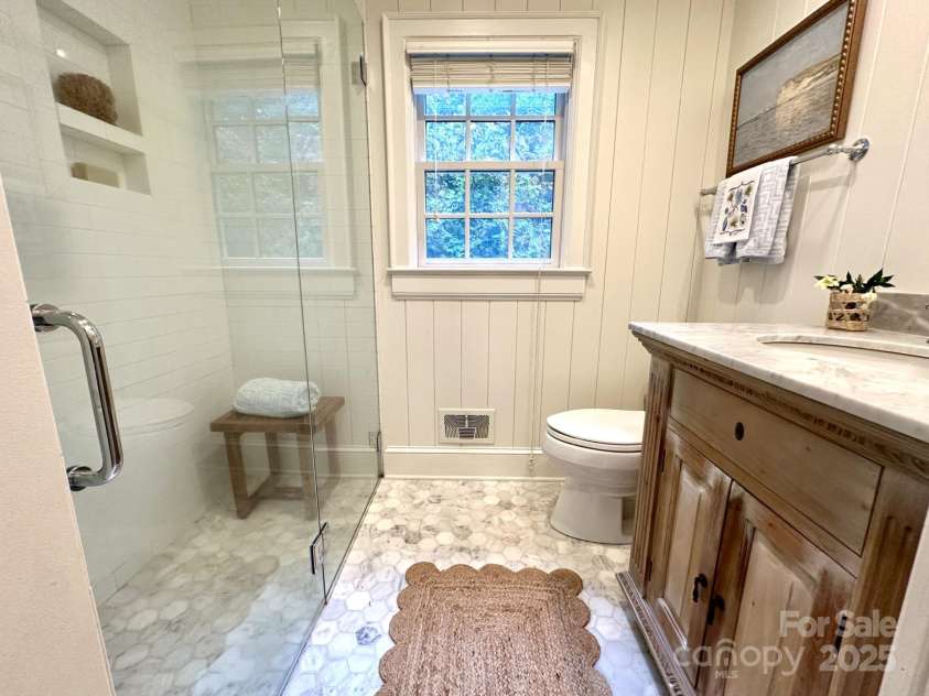 7794 Live Oaks Drive, Denver, NC 28037.  MLS# CAR4234292, YatesRealty ID 26852. Secondary full bath main floor