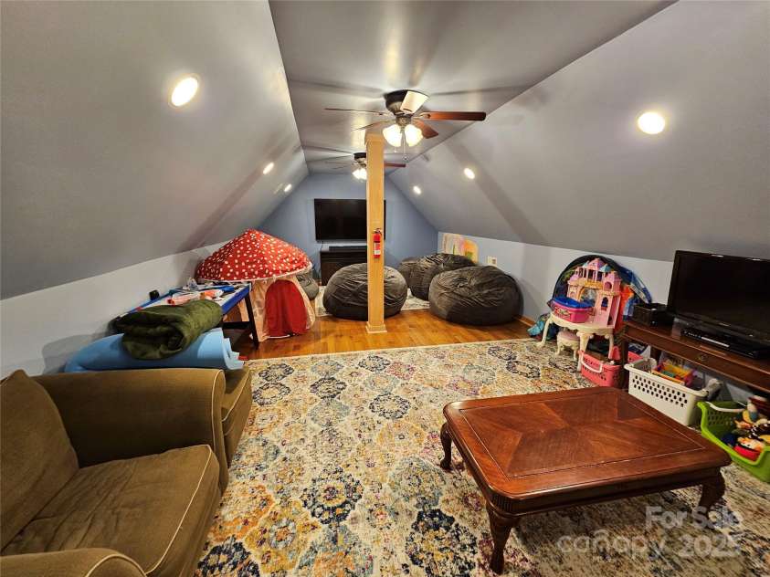 168 Atlantic Falls Trail, Black Mountain, NC 28711.  MLS# CAR4281659, YatesRealty ID 26853. 