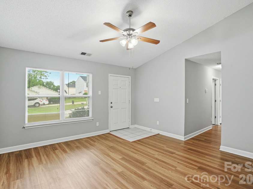 2306 Jordi Way, Charlotte, NC 28213.  MLS# CAR4386952, YatesRealty ID 26853. 