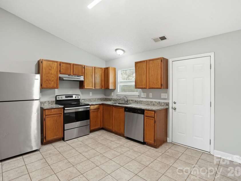 2306 Jordi Way, Charlotte, NC 28213.  MLS# CAR4386952, YatesRealty ID 26853. 