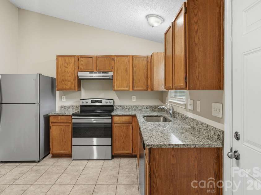 2306 Jordi Way, Charlotte, NC 28213.  MLS# CAR4386952, YatesRealty ID 26853. 