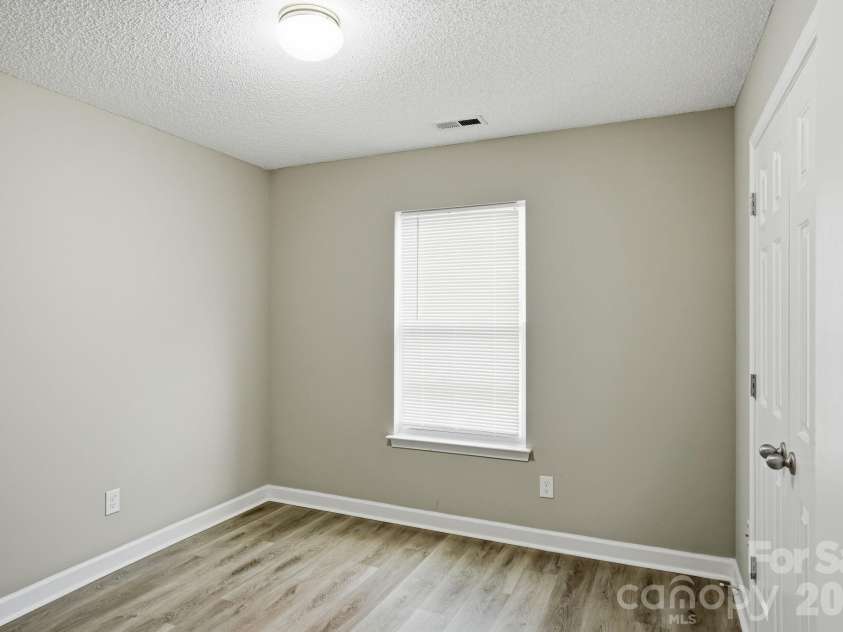 2306 Jordi Way, Charlotte, NC 28213.  MLS# CAR4386952, YatesRealty ID 26853. 