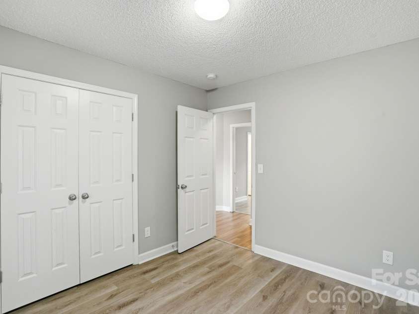 2306 Jordi Way, Charlotte, NC 28213.  MLS# CAR4386952, YatesRealty ID 26853. 