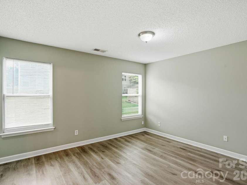 2306 Jordi Way, Charlotte, NC 28213.  MLS# CAR4386952, YatesRealty ID 26853. 