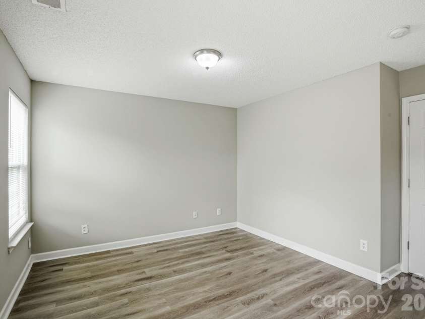2306 Jordi Way, Charlotte, NC 28213.  MLS# CAR4386952, YatesRealty ID 26853. 