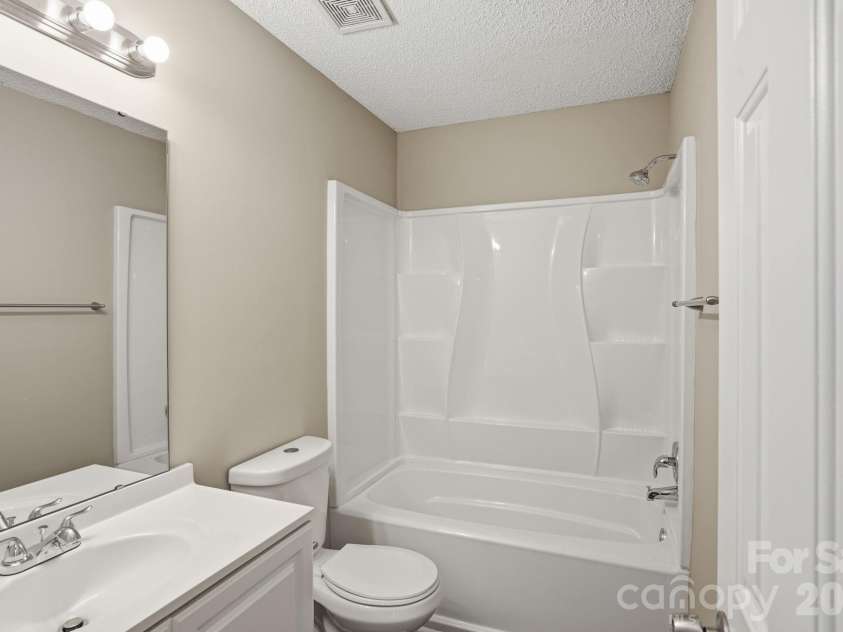 2306 Jordi Way, Charlotte, NC 28213.  MLS# CAR4386952, YatesRealty ID 26853. 
