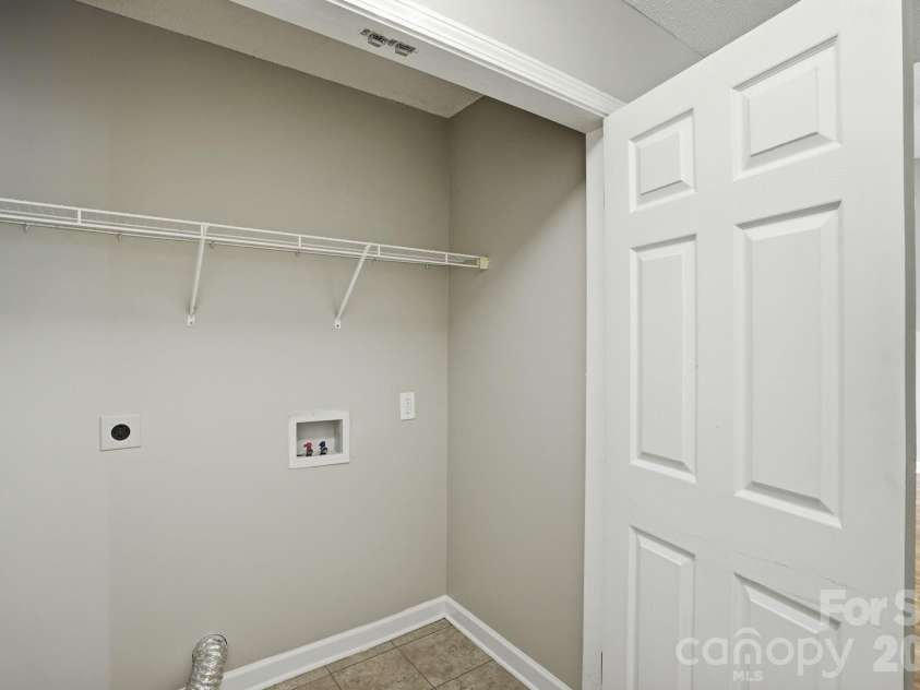 2306 Jordi Way, Charlotte, NC 28213.  MLS# CAR4386952, YatesRealty ID 26853. 