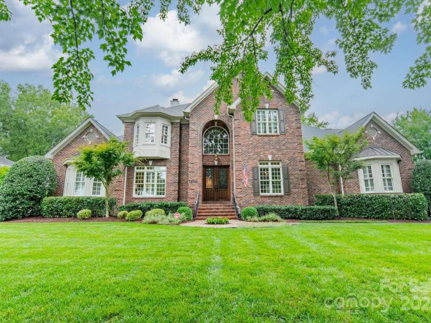 2300 Richardson Drive, Charlotte, NC 28211.  MLS# CAR4266822, YatesRealty ID 26854. 