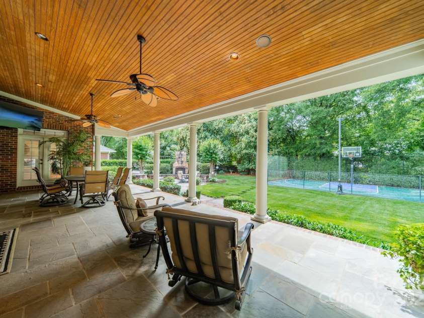 2300 Richardson Drive, Charlotte, NC 28211.  MLS# CAR4266822, YatesRealty ID 26854. 