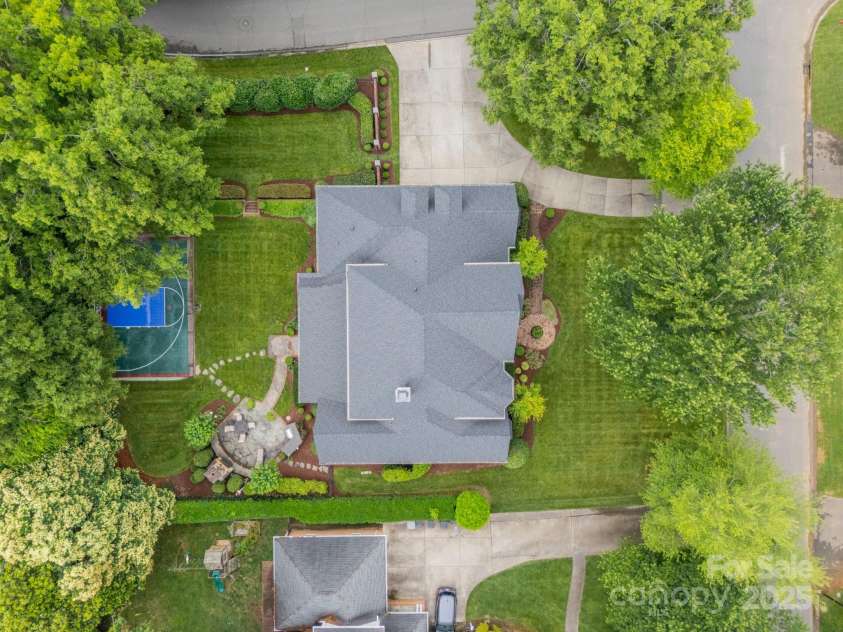 2300 Richardson Drive, Charlotte, NC 28211.  MLS# CAR4266822, YatesRealty ID 26854. Ariel view